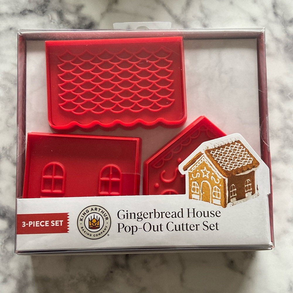 Gingerbread House Pop-Out Cutter Set - Red